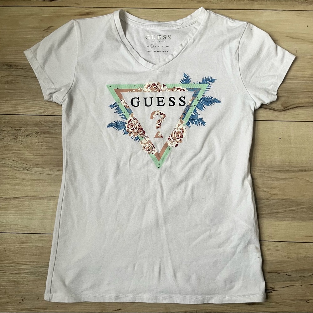Y2K style GUESS  White Graphic Tee for Women